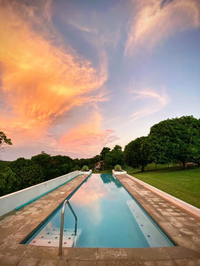 Отель Lejos Eco Retreat Вьекес Экстерьер фото
